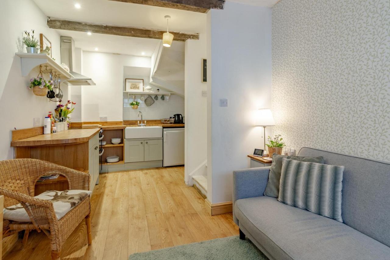 The Shoe Box Cottage With Allocated Parking Malmesbury Exterior foto