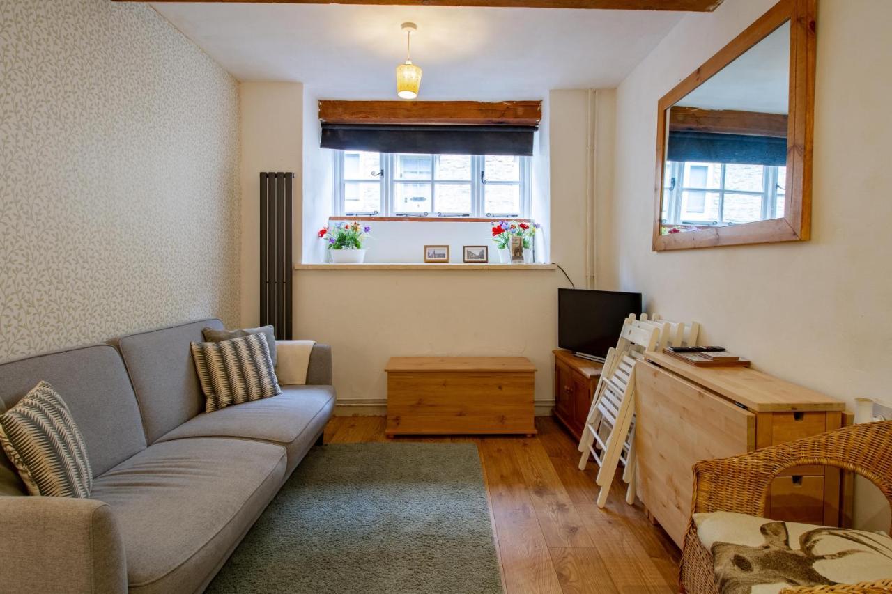The Shoe Box Cottage With Allocated Parking Malmesbury Exterior foto